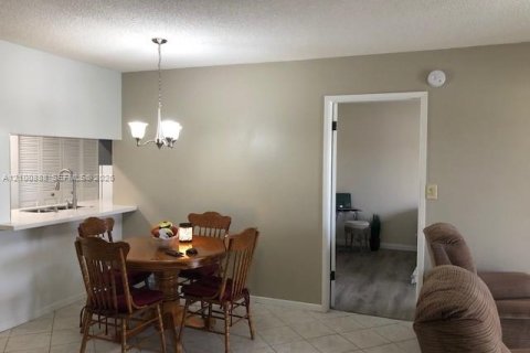 Copropriété à louer à Sunrise, Floride: 3 chambres, 79.71 m2 № 2401652 - photo 8