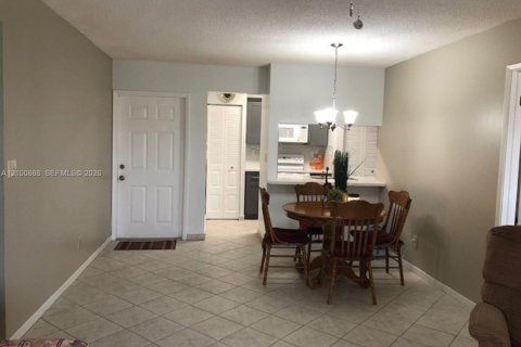 Copropriété à louer à Sunrise, Floride: 3 chambres, 79.71 m2 № 2401652 - photo 4