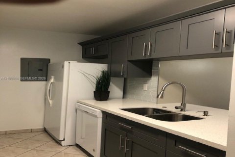 Copropriété à louer à Sunrise, Floride: 3 chambres, 79.71 m2 № 2401652 - photo 7