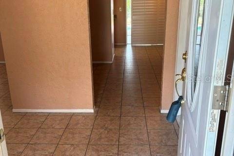 House in Clearwater, Florida 3 bedrooms, 137.59 sq.m. № 2210384 - photo 5