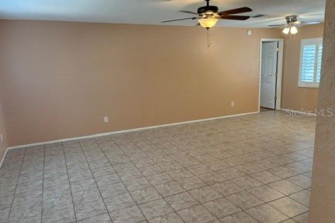 House in Clearwater, Florida 3 bedrooms, 137.59 sq.m. № 2210384 - photo 8