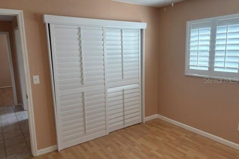 House in Clearwater, Florida 3 bedrooms, 137.59 sq.m. № 2210384 - photo 24