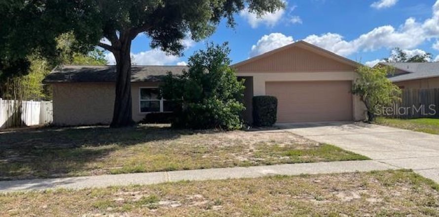 House in Clearwater, Florida 3 bedrooms, 137.59 sq.m. № 2210384