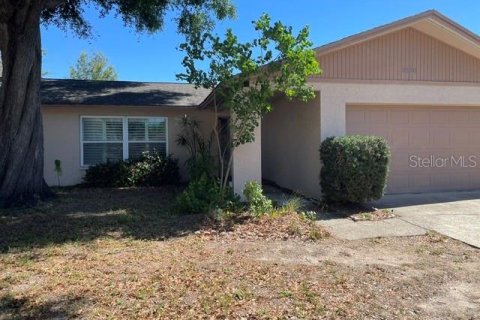 House in Clearwater, Florida 3 bedrooms, 137.59 sq.m. № 2210384 - photo 2