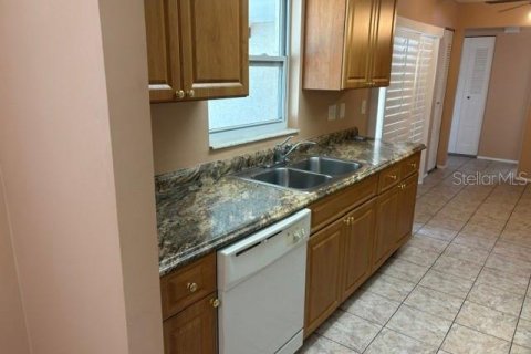 House in Clearwater, Florida 3 bedrooms, 137.59 sq.m. № 2210384 - photo 19