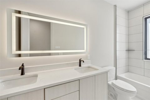 Townhouse in Tampa, Florida 4 bedrooms, 264.77 sq.m. № 1525825 - photo 14