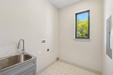 Townhouse in Tampa, Florida 4 bedrooms, 264.77 sq.m. № 1525825 - photo 16