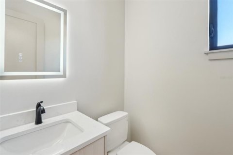 Townhouse in Tampa, Florida 4 bedrooms, 264.77 sq.m. № 1525825 - photo 23