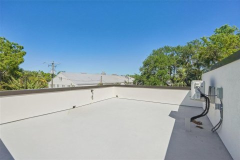 Townhouse in Tampa, Florida 4 bedrooms, 264.77 sq.m. № 1525825 - photo 30