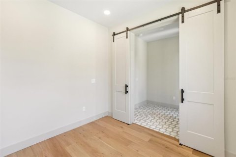 Townhouse in Tampa, Florida 4 bedrooms, 264.77 sq.m. № 1525825 - photo 11