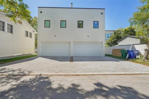 Townhouse in Tampa, Florida 4 bedrooms, 264.77 sq.m. № 1525825 - photo 24