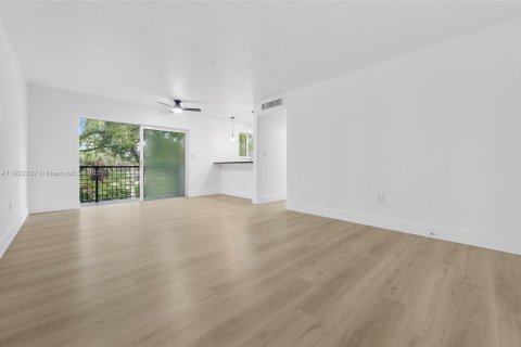 Apartamento en alquiler en North Miami, Florida, 2 dormitorios, 69.68 m2 № 1976353 - foto 9