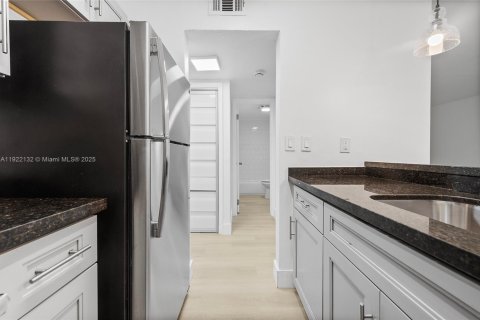 Apartamento en alquiler en North Miami, Florida, 2 dormitorios, 69.68 m2 № 1976353 - foto 19