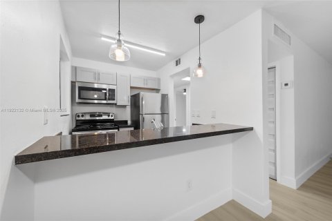 Apartamento en alquiler en North Miami, Florida, 2 dormitorios, 69.68 m2 № 1976353 - foto 15