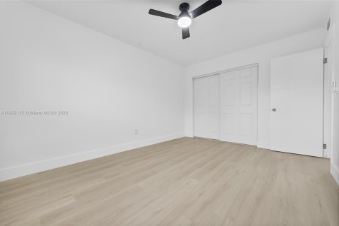 Apartamento en alquiler en North Miami, Florida, 2 dormitorios, 69.68 m2 № 1976353 - foto 26