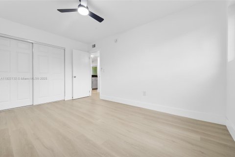 Apartamento en alquiler en North Miami, Florida, 2 dormitorios, 69.68 m2 № 1976353 - foto 25