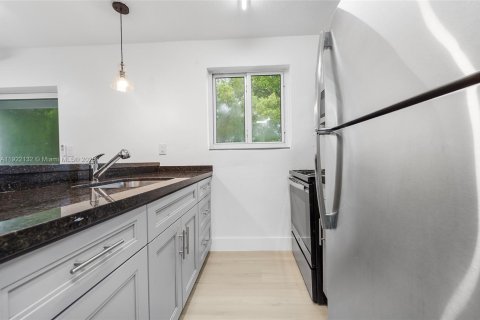 Apartamento en alquiler en North Miami, Florida, 2 dormitorios, 69.68 m2 № 1976353 - foto 17