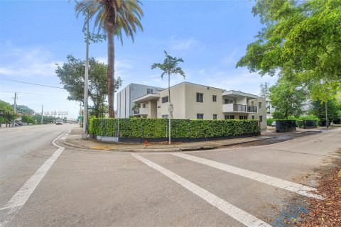 Apartamento en alquiler en North Miami, Florida, 2 dormitorios, 69.68 m2 № 1976353 - foto 6