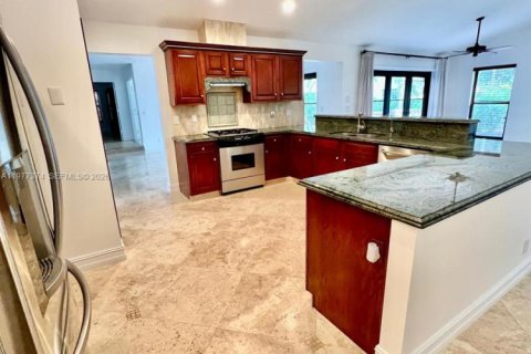 House in Boca Raton, Florida 4 bedrooms, 262.36 sq.m. № 2046429 - photo 17