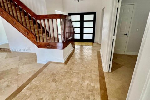 House in Boca Raton, Florida 4 bedrooms, 262.36 sq.m. № 2046429 - photo 2