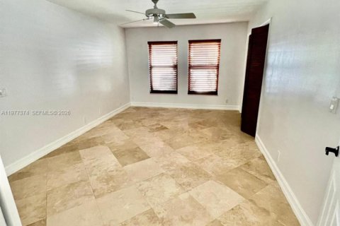 House in Boca Raton, Florida 4 bedrooms, 262.36 sq.m. № 2046429 - photo 12