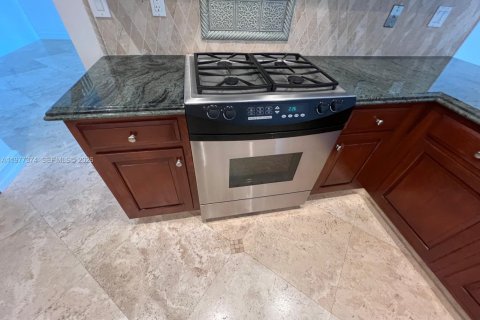 House in Boca Raton, Florida 4 bedrooms, 262.36 sq.m. № 2046429 - photo 19