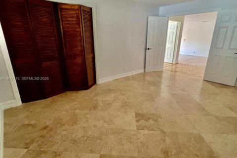 House in Boca Raton, Florida 4 bedrooms, 262.36 sq.m. № 2046429 - photo 11