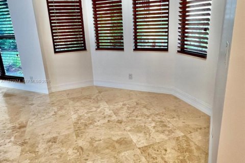 House in Boca Raton, Florida 4 bedrooms, 262.36 sq.m. № 2046429 - photo 24