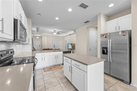 House in Saint Cloud, Florida 2 bedrooms, 152.08 sq.m. № 1816016 - photo 14