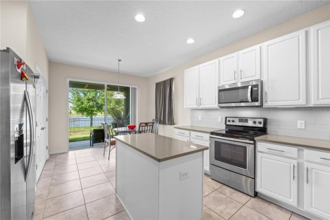 House in Saint Cloud, Florida 2 bedrooms, 152.08 sq.m. № 1816016 - photo 12