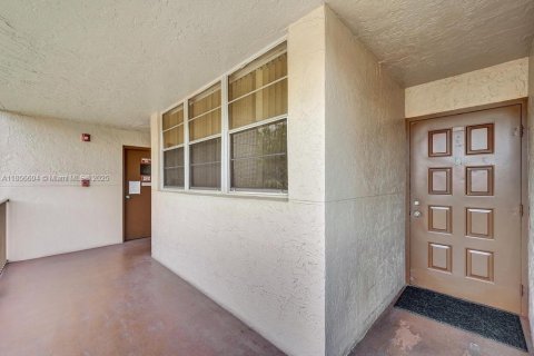 Copropriété à vendre à Davie, Floride: 3 chambres, 107.3 m2 № 1964080 - photo 3