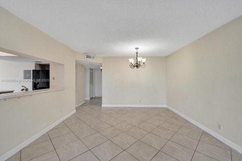 Copropriété à vendre à Davie, Floride: 3 chambres, 107.3 m2 № 1964080 - photo 12