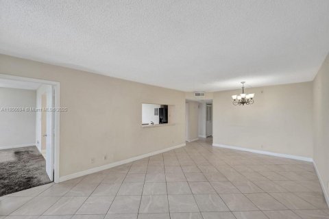 Copropriété à vendre à Davie, Floride: 3 chambres, 107.3 m2 № 1964080 - photo 15