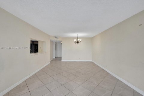 Copropriété à vendre à Davie, Floride: 3 chambres, 107.3 m2 № 1964080 - photo 14
