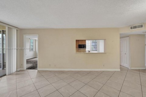 Copropriété à vendre à Davie, Floride: 3 chambres, 107.3 m2 № 1964080 - photo 16