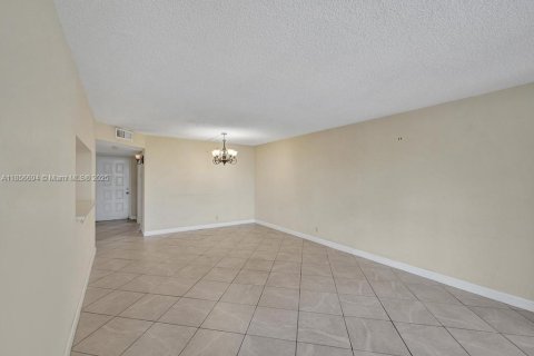 Copropriété à vendre à Davie, Floride: 3 chambres, 107.3 m2 № 1964080 - photo 13