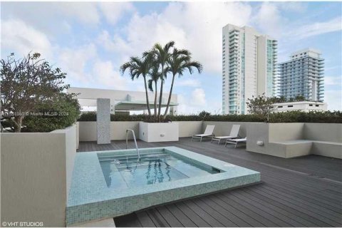 Condominio en venta en Miami, Florida, 3 dormitorios, 147.16 m2 № 1960077 - foto 24