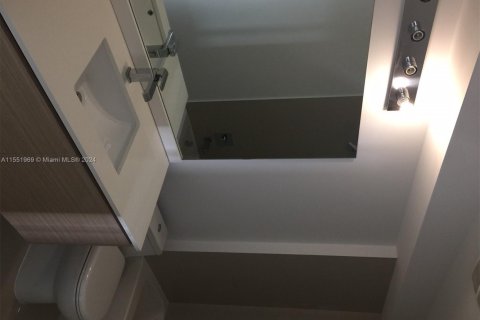 Condominio en venta en Miami, Florida, 3 dormitorios, 147.16 m2 № 1960077 - foto 21