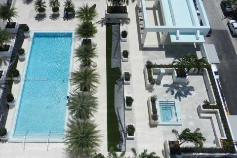 Condominio en venta en Miami, Florida, 3 dormitorios, 147.16 m2 № 1960077 - foto 9