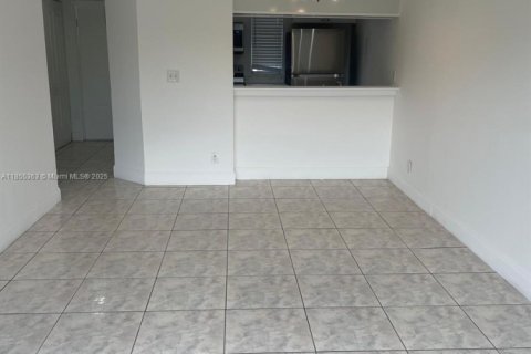 Condominio en venta en Coral Springs, Florida, 2 dormitorios, 71.35 m2 № 1880258 - foto 7
