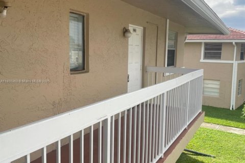 Condominio en venta en Coral Springs, Florida, 2 dormitorios, 71.35 m2 № 1880258 - foto 18