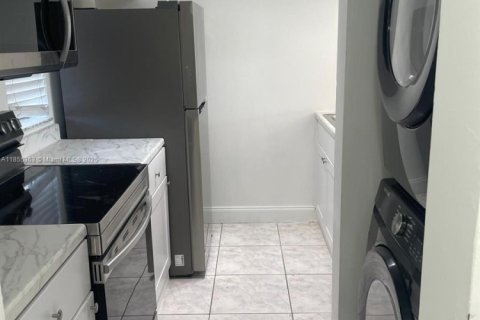 Condominio en venta en Coral Springs, Florida, 2 dormitorios, 71.35 m2 № 1880258 - foto 5