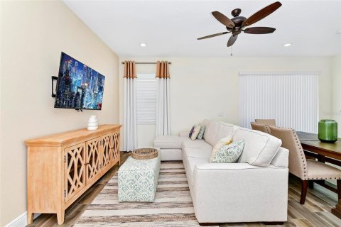 Adosado en venta en Kissimmee, Florida, 3 dormitorios, 129.51 m2 № 1129985 - foto 8