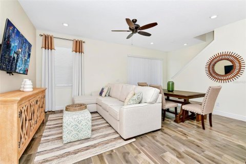 Adosado en venta en Kissimmee, Florida, 3 dormitorios, 129.51 m2 № 1129985 - foto 10