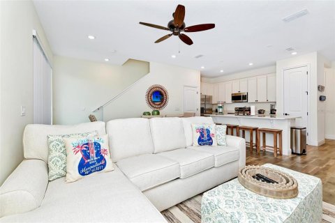 Adosado en venta en Kissimmee, Florida, 3 dormitorios, 129.51 m2 № 1129985 - foto 5