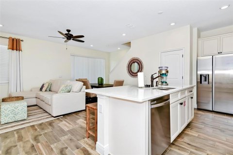 Adosado en venta en Kissimmee, Florida, 3 dormitorios, 129.51 m2 № 1129985 - foto 16