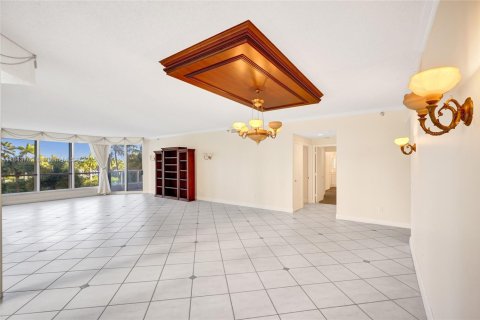 Condo in Aventura, Florida, 3 bedrooms  № 2038999 - photo 19