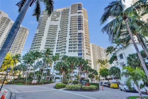 Condo in Aventura, Florida, 3 bedrooms  № 2038999 - photo 11