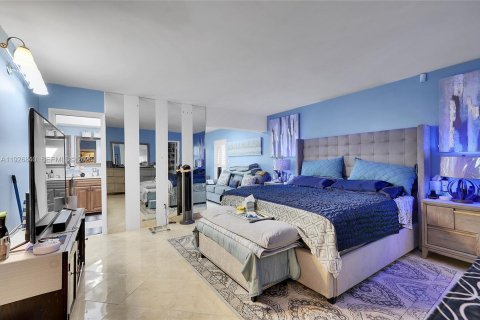 Купить виллу или дом в Тамарак, Флорида 3 спальни, 309.55м2, № 1989048 - фото 16