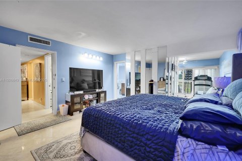 Купить виллу или дом в Тамарак, Флорида 3 спальни, 309.55м2, № 1989048 - фото 17